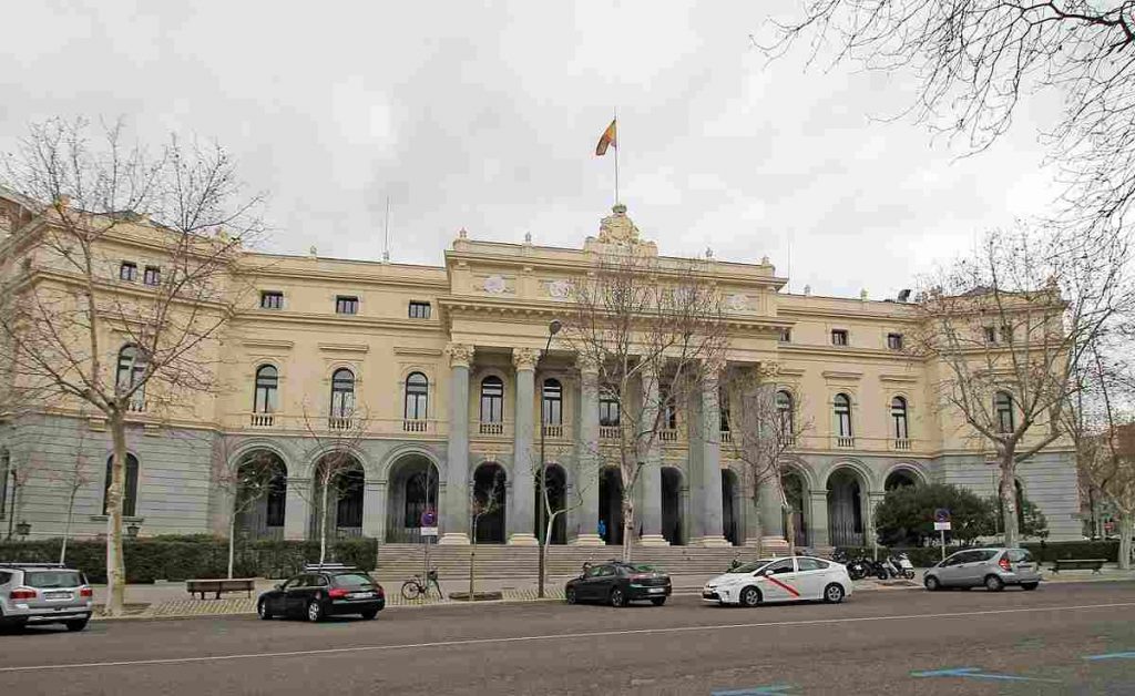 1200px Palacio De La Bolsa De Madrid España 03 Compressed 1 1024x628